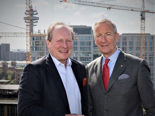 Vorschau Bild von v.l.n.r. Georg Spiegelfeld, Präsident
Immobilienring Österreich und Andreas G. Gressenbauer, Vizepräsident
Immobilienring Österreich