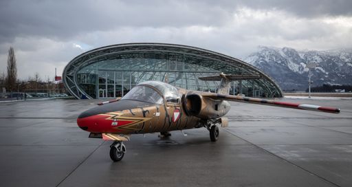 Vorschau Bild von Saab 105 OE vor dem Hangar 7