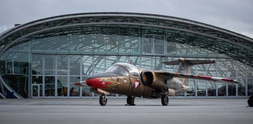 Vorschau Bild von Saab 105 OE vor dem Hangar 7