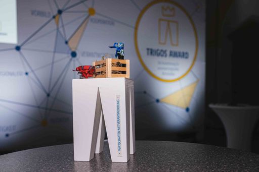 Vorschau Bild von Eine der TRIGOS-Trophäen von 2020 - gestaltet von gabarage
upcycling design.