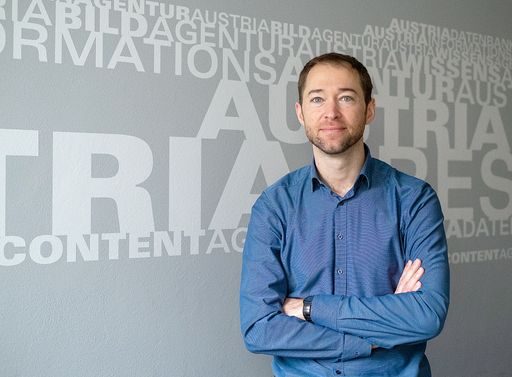 Vorschau Bild von Die APA-Redaktion erhöht ihre datenjournalistische
Schlagkraft und etabliert neue journalistische Rollen im Newsroom.
Im Bild: Philipp Gortan. - FOTO: APA/APA
