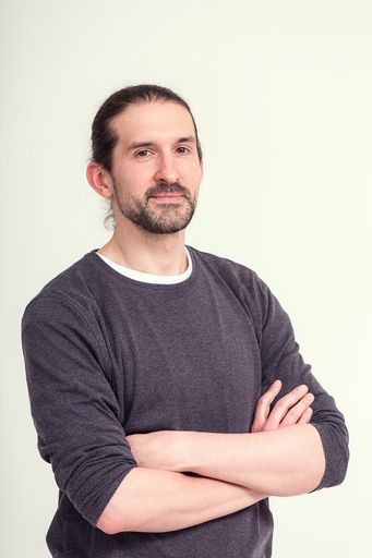 Vorschau Bild von Die APA-Redaktion erhöht ihre datenjournalistische
Schlagkraft und etabliert neue journalistische Rollen im Newsroom.
Im Bild: Markus Kaplan. - FOTO: APA/APA-MEDIALAB/OLIVER TANZER