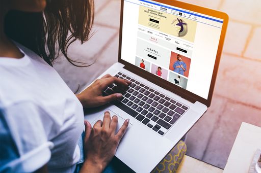 Vorschau Bild von Second Hand Onlineshop momox fashion Website / Weiterer Text über
ots und www.presseportal.de/nr/71973 / Die Verwendung dieses Bildes
ist für redaktionelle Zwecke honorarfrei. Veröffentlichung bitte
unter Quellenangabe: "obs/momox GmbH"