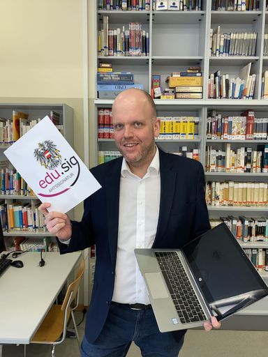 Vorschau Bild von Digitale Schulnachricht an der BHAK BHAS Wien 10
Direktor Mag. Jörg Hopfgartner