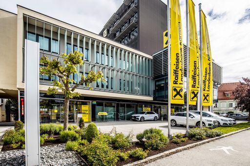  Raiffeisen Landesbank Kärnten erneut ausgezeichnet
als familienfreundliches Unternehmen