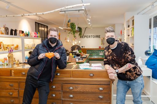 Vorschau Bild von Buchautor Clemens Trischler, Sängerin Virginia
Ernst