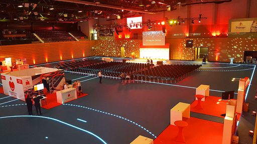 Event auf dem Sportboden von ASB GlassFloor in der BallsportARENA
Dresden / Wie ein digitaler Sportboden aus Glas Arenakonzepte
revolutioniert / Weiterer Text über ots und
www.presseportal.de/nr/137314 / Die Verwendung dieses Bildes ist für
redaktionelle Zwecke unter Beachtung ggf. genannter
Nutzungsbedingungen honorarfrei. Veröffentlichung bitte mit
Bildrechte-Hinweis.