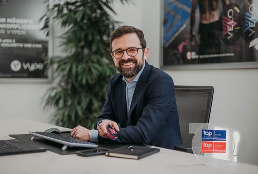  Geschäftsführer Jochen Hiller freut sich über die
Auszeichnung zum Top Employer 2021. Zum vierten Mal in Folge wurde
British American Tobacco (BAT) Austria mit dem 2. Platz als „Top
Employer Österreich“ ausgezeichnet.