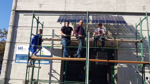 Vorschau Bild von Montage einer PV-Verschattungsanlege im Laborbereich der HTL.