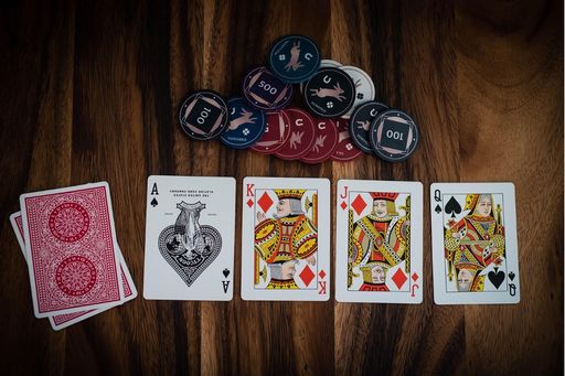 Pokerkarten und Chips auf dem Tisch / Weiterer Text über ots und
www.ots.at / Die Verwendung dieses Bildes ist für redaktionelle
Zwecke unter Beachtung ggf. genannter Nutzungsbedingungen
honorarfrei. Veröffentlichung bitte mit Bildrechte-Hinweis.