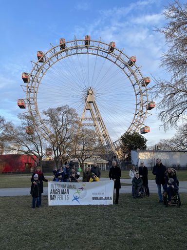  Wiener Riesenrad mit Selbsthilfegruppe des Angelman
Verein Österreich und Toni Faber
