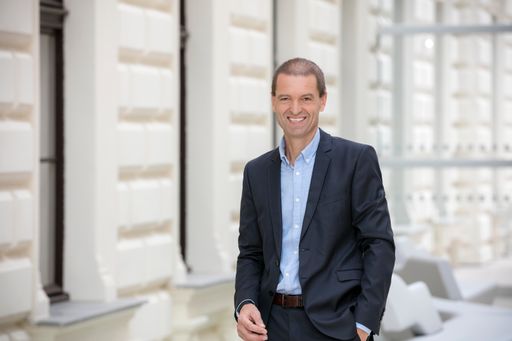Der Teilchenphysiker Christof Gattringer von der
Universität Graz wird den FWF in den kommenden Jahren leiten. Er
wurde heute vom Aufsichtsrat gewählt und wird sein Amt im April
antreten.
