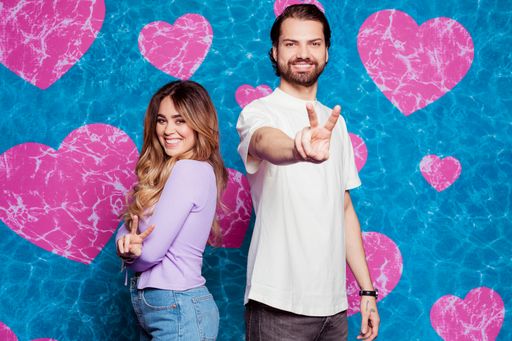 "Love Island - Aftersun: Der Talk danach". Dreimal wöchentlich
geben Melissa Damilia und Jimi Blue Ochsenknecht exklusive Einblicke
in die Liebesvilla. / Exklusive Einblicke hinter die Kulissen: "Love
Island - Aftersun: Der Talk danach" zurück bei RTLZWEI / Weiterer
Text über ots und www.presseportal.de/nr/6605 / Die Verwendung
dieses Bildes ist für redaktionelle Zwecke unter Beachtung ggf.
genannter Nutzungsbedingungen honorarfrei. Veröffentlichung bitte
mit Bildrechte-Hinweis.