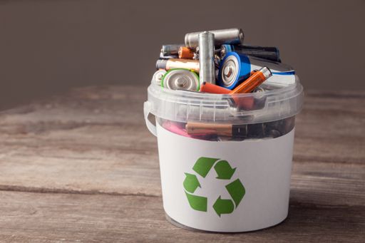 Batterien und Akkus niemals in den Restmüll werfen,
appelliert die EAK anlässlich des Tages der Batterien am 18.2.