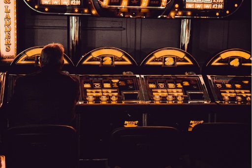Spielautomaten in einer Spielhalle / Weiterer Text über ots und
www.presseportal.de/nr/152549 / Die Verwendung dieses Bildes ist für
redaktionelle Zwecke unter Beachtung ggf. genannter
Nutzungsbedingungen honorarfrei. Veröffentlichung bitte mit
Bildrechte-Hinweis.