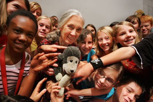 Vorschau Bild von Jane Goodall mit Kindern in Österreich