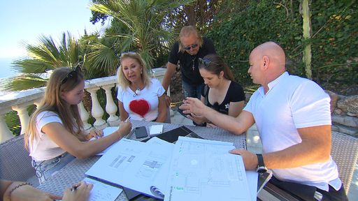 Vorschau Bild von Auf der Baustelle in Monaco ist man sich uneinig darüber, wer das
bessere Zimmer bekommt - Shania (li.) und Davina (2.v.re.) entfachen
daher einen Kleinkrieg. / Weiterer Text über ots und
www.presseportal.de/nr/6605 / Die Verwendung dieses Bildes ist für
redaktionelle Zwecke unter Beachtung ggf. genannter
Nutzungsbedingungen honorarfrei. Veröffentlichung bitte mit
Bildrechte-Hinweis.