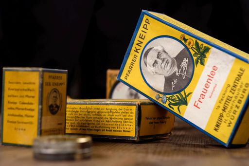 Historische Produkte aus dem Kneipp Archiv, Mitte des 20.
Jahrhunderts. / Weiterer Text über ots und
www.presseportal.de/nr/28515 / Die Verwendung dieses Bildes ist für
redaktionelle Zwecke unter Beachtung ggf. genannter
Nutzungsbedingungen honorarfrei. Veröffentlichung bitte mit
Bildrechte-Hinweis.