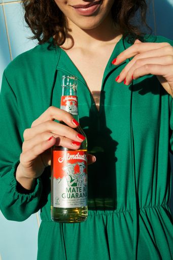Vorschau Bild von Almdudler Mate & Guarana in der 0,33 Liter Longneck
Glasmehrwegflasche