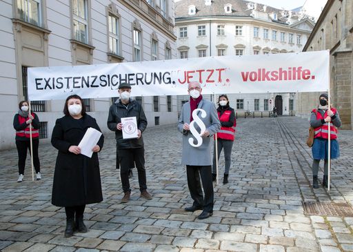 Rechtanspruch auf eine Sicherung der Existenz wird
von der Volkshilfe am Wiener Minoritenplatz gefordert.
