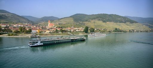 Donau bei niedrigem Pegelstand nahe Hainburg