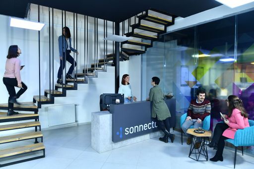 Vorschau Bild von Sonnecto mit Sitz in Prishtina beschäftigt derzeit
70 Mitarbeiter und plannt seinen Umsatz 2021 zu verdoppeln.