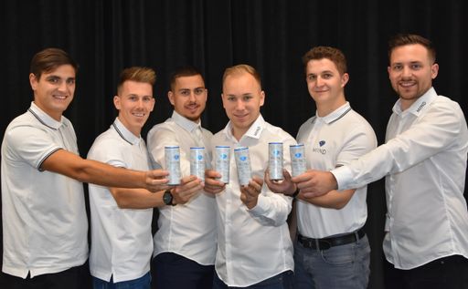 Vorschau Bild von Gründer Philip Obermüller (3.v.r.) mit seinem
Vertriebsteam