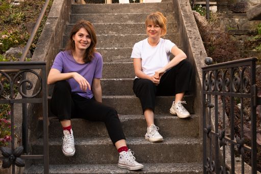 Samantha Zaugg und Charlotte Theile (r.) / Weiterer Text über ots
und www.presseportal.de/nr/66148 / Die Verwendung dieses Bildes ist
für redaktionelle Zwecke unter Beachtung ggf. genannter
Nutzungsbedingungen honorarfrei. Veröffentlichung bitte mit
Bildrechte-Hinweis.