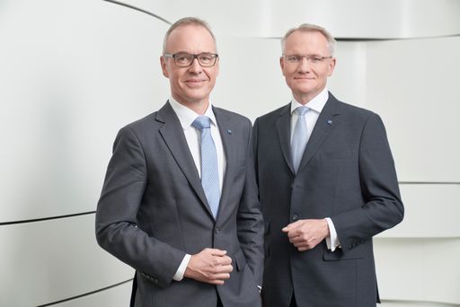 Die beiden Vorstände der HYPO NOE Landesbank
Wolfgang Viehauser und Udo Birkner wurden vom Aufsichtsrat erneut
für fünf Jahre bestellt.