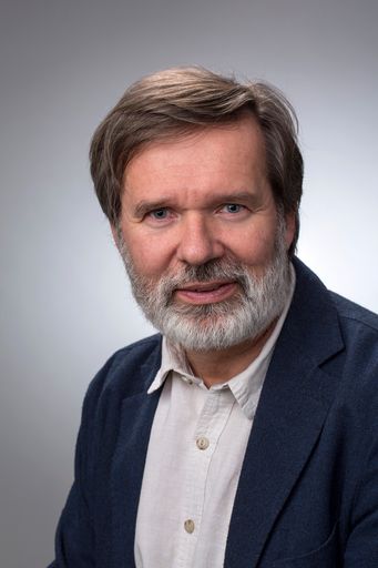 Vorschau Bild von Gustav Pöltner, Leiter des Bachelor-Studiengangs Augenoptik an
der fh gesundheit