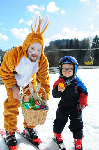 Vorschau Bild von Hauser Kaibling bietet täglich Skibetrieb bis
einschließlich Ostermontag (5.4.). Highlight: Am Gründonnerstag
kommt der Osterhase zu Besuch und hat für alle kleinen Pistenflitzer
eine Osterüberraschung im Gebäck.