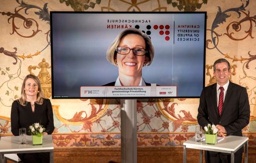  Die Vereinbarkeit von Familie und Beruf sowie
Studium ist ein großes Anliegen der FH Kärnten. Bereits im Jahr 2014
wurde das staatliche Gütezeichen hochschuleundfamilie an die FH
Kärnten verliehen, 2017 erfolgte eine Rezertifizierung als
familienfreundliche Hochschule. Im Rahmen einer digitalen
Zertifikatsverleihung wurde die FH Kärnten für ihre Maßnahmen durch
Bundesministerin für Frauen, Familie, Jugend und Integration,
Susanne Raab, erneut ausgezeichnet.