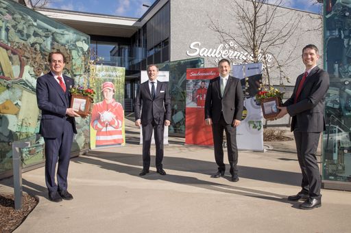Vorschau Bild von 16.03.2021, AUT, Saubermacher Ecopark, Hans Roth
Straße, Feldkirchen bei Graz WICHTIGER HINWEIS: Der Auftraggeber
wird darauf hingewiesen, dass der Fotograf keine gesonderten
Vereinbarungen mit den abgebildeten Personen oder mit den
UrheberInnen abgebildeter Werke getroffen hat. Ausdrücklich wird
daher auf die einschlägigen, insbesondere persönlichkeitsrechlichen
Bestimmungen des Urheberrechtsgesetzes verwiesen, die vom
Auftraggeber unter eigener Verantwortung zu beachten sind.