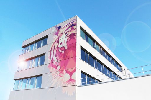 Vorschau Bild von Fassade am neuen Bürogebäude von TIGER Coatings in
Wels