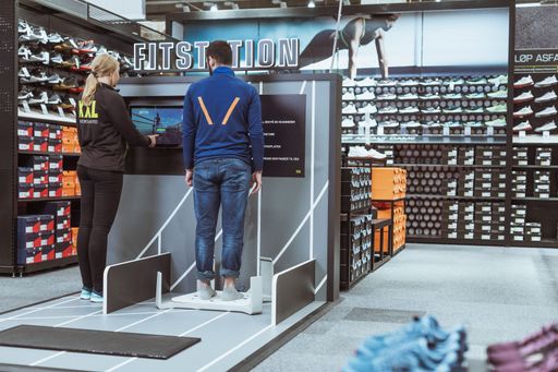 Vorschau Bild von Fitstation Fußscanner in Verwendung