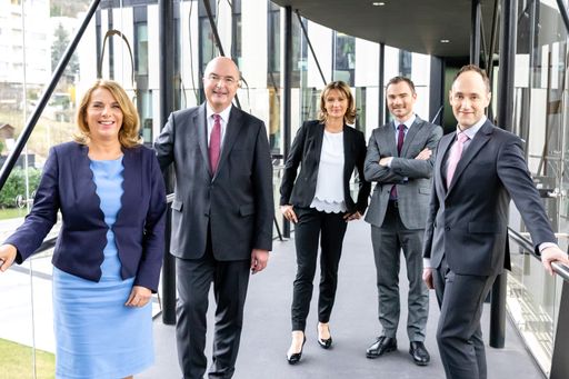 Das Führungsteam der IMC FH Krems ist stolz darauf,
dass trotz der außergewöhnlichen Situation die Forschungs- und
Projektumsätze gesteigert, die Studienplätze gefüllt und zudem ein
generelles Wachstum gesichert werden konnte.