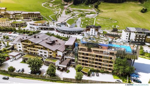 Das Hotel Salzburger Hof, direkt beim Einstieg in
den Bikepark Leogang, punktet ab Sommer 2021 mit einem neuen
Wellness-Bereich inklusive Infinity Sky-Pool.