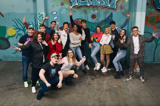 Vorschau Bild von Neue Klasse bei "Krass Schule - Die jungen Lehrer" - Die
Schulgemeinschaft an der Gesamtschule wächst / v.li.: Felix, Rosa,
Leonard, Paul, Carmen, Lukas, Alexa, Tom, Emily, Bella, Vince, Kim,
Linus / vorn v.li.: Tobi, Charlotte / Weiterer Text über ots und
www.presseportal.de/nr/6605 / Die Verwendung dieses Bildes ist für
redaktionelle Zwecke unter Beachtung ggf. genannter
Nutzungsbedingungen honorarfrei. Veröffentlichung bitte mit
Bildrechte-Hinweis.