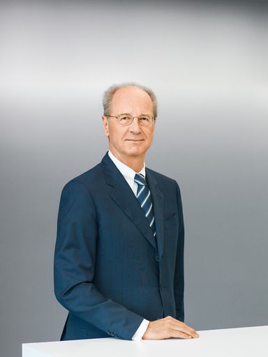 Hans Dieter Pötsch, Präsident der Deutschen
Handelskammer in Österreich (DHK), Aufsichtsratsvorsitzender der
Volkswagen AG sowie Vorstandsvorsitzender der Porsche SE