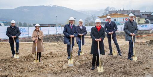 v.l.n.r. Bürgermeister von St. Wolfgang Franz Eisl,
Salzburg AG Tourismus Geschäftsführerin Daniela Kinz,
Landeshauptmann Wilfried Haslauer, Salzburg AG Tourismus
Geschäftsführer Mario Mischelin, Vorständin der Salzburg AG Brigitte
Bach, Vorstandssprecher der Salzburg AG Leonhard Schitter,
Landeshauptmann Thomas Stelzer