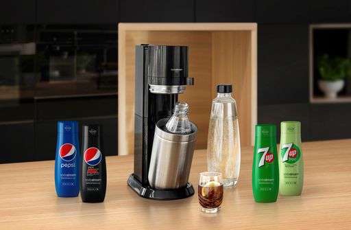  Softdrinks zum Selbermischen – SodaStream
revolutioniert mit neuen PepsiCo-Sirups den österreichischen
Getränkemarkt. Die Sorten: Pepsi, Pepsi Max, 7UP, 7UP free (ohne
Zucker).