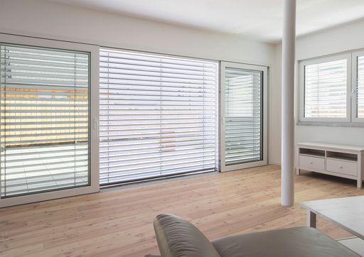  Ganzheitlich gedachter Sonnenschutz wird zum
Standard modernen Wohnens und beugt Raumüberhitzung vor.