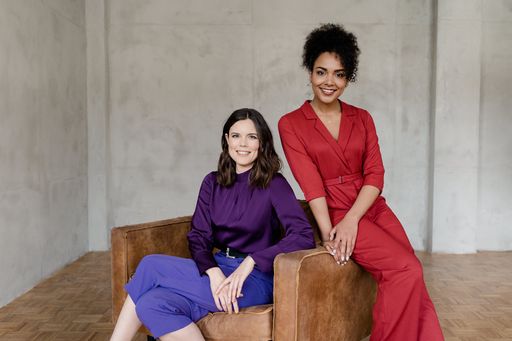 Vorschau Bild von v. l.: Linda Mürtz, Janique Johnson (Moderatorinnen RTLZWEI NEWS)
/ Weiterer Text über ots und www.presseportal.de/nr/6605 / Die
Verwendung dieses Bildes ist für redaktionelle Zwecke unter
Beachtung ggf. genannter Nutzungsbedingungen honorarfrei.
Veröffentlichung bitte mit Bildrechte-Hinweis.