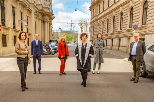 Vorschau Bild von Initiative Courage präsentiert Plan für „geordnete Rettung“