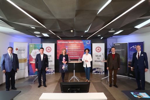 https://www.apa-fotoservice.at/galerie/24935 Bernardo
Calzadilla-Sarmiento (Managing Director, Directorate of
Digitalization, Technology and Agri-Business UNIDO), Gerhard
Hrebicek (President European Brand Institute), Andrea Scheichl
(Vice-President Österreichisches Patentamt), Sonja Kato
(Moderation), Philipp Bodzenta (Director Public Affairs &
Communications Coca Cola), Herbert Kovar (Partner Deloitte
Österreich)