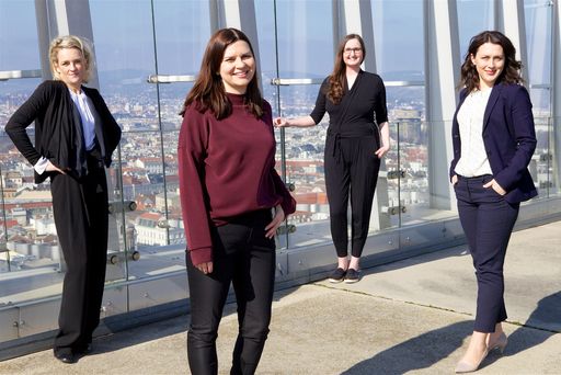 Neues Kommunikationsteam für UNIQA – v.l.n.r. Felicitas Herberstein (Pressesprecherin), Sonja Schwarz (Head of Content Desk), Klara Trautner (Head of Channel Desk), Natascha Smole (Pressesprecherin) © Elisabeth Kessler