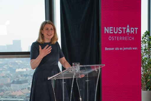 Rede der NEOS-Parteivorsitzenden Beate Meinl-Reisinger zum
Neustart Österreich