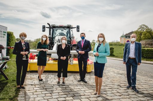 Vorschau Bild von Pressekonferenz Eröffnung INNOVATE. Im Bild
v.l.n.r.: Gaby Schaunig, Pia Seeberger, Valerie Herzog, Peter Hanke,
Margarete Schramböck, Heinrich Prankl