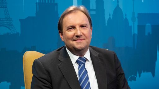 Vorschau Bild von Benedikt Weingartner führt durch den Europatag auf
OKTO.