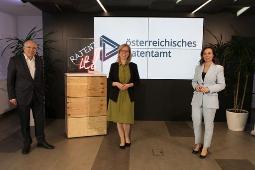 https://www.apa-fotoservice.at/galerie/25135 Wien. Mehr
Erfindungen trotz Corona-Krise. Klimaschutzministerin Gewessler und
Patentamtspräsidentin Karepova präsentieren die Jahresbilanz des
Österreichischen Patentamtes.